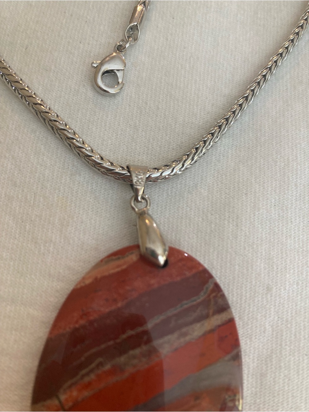 Reddish Brown Agate Natural Stone Pendant Necklace Marked 18KG - Picture 3 of 7